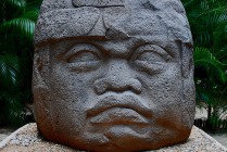 Mexico (La Venta archaeological park, Villahermosa): Olmec sculpture